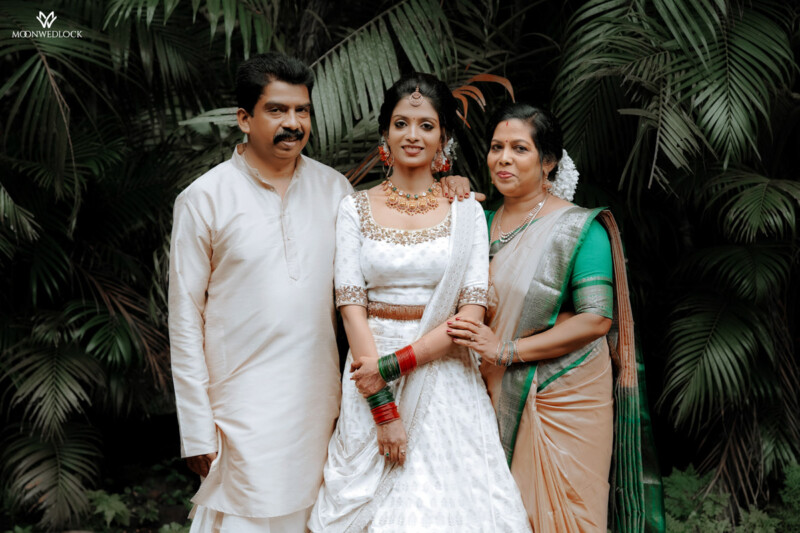 Aparna & Harichandra - Wedding Engagement Photography - MoonWedlock Aparna & Harichandra - Wedding Engagement Photography - MoonWedlock